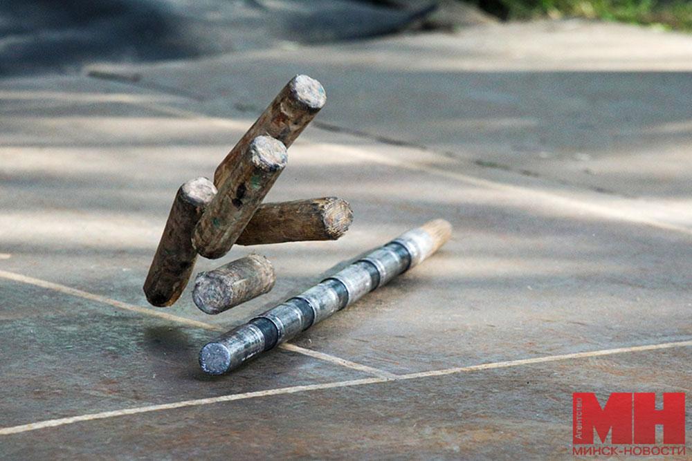 «Приручить биту никак не получалось, хоть ты плачь». Испытано на себе: сложно ли научиться игре в городки