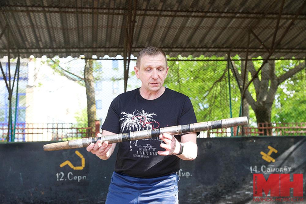 «Приручить биту никак не получалось, хоть ты плачь». Испытано на себе: сложно ли научиться игре в городки