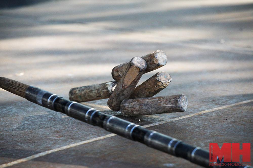 «Приручить биту никак не получалось, хоть ты плачь». Испытано на себе: сложно ли научиться игре в городки