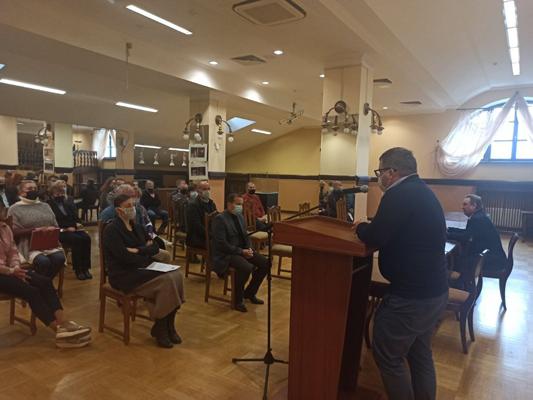 23.09.2021 в белгосцирке состоялась встреча заместителя главного врача 14 ЦРП Кулаковского Захара Сергеевича с трудовым коллективом БелгосЦирка по вопросам вакцинации против COVID-19 и гриппа