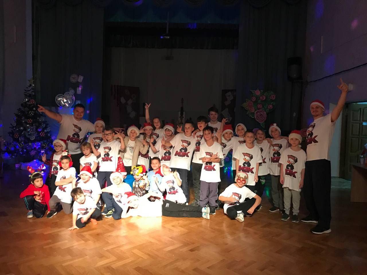 В ГУО «ЦДОДиМ «Виктория» г. Минска» продолжаются крутые тренировочные сборы по брейкингу в рамках зимнего лагеря дневного прибывания 