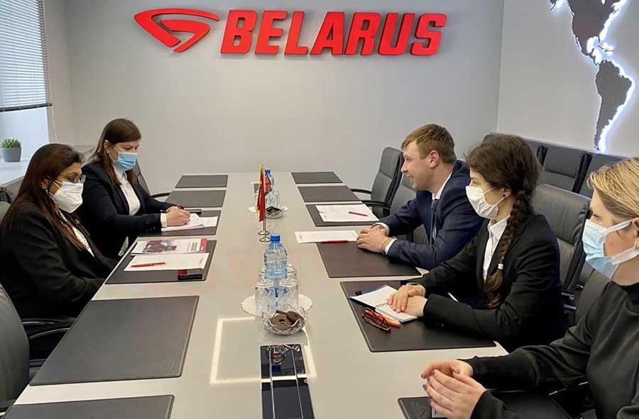 Минский тракторный завод посетила профессор Джанита Абейвикрема Лиянаге – Чрезвычайный и Полномочный Посол Шри-Ланки в России, а также Армении, Беларуси, Молдове, Казахстане и Узбекистане по совместительству