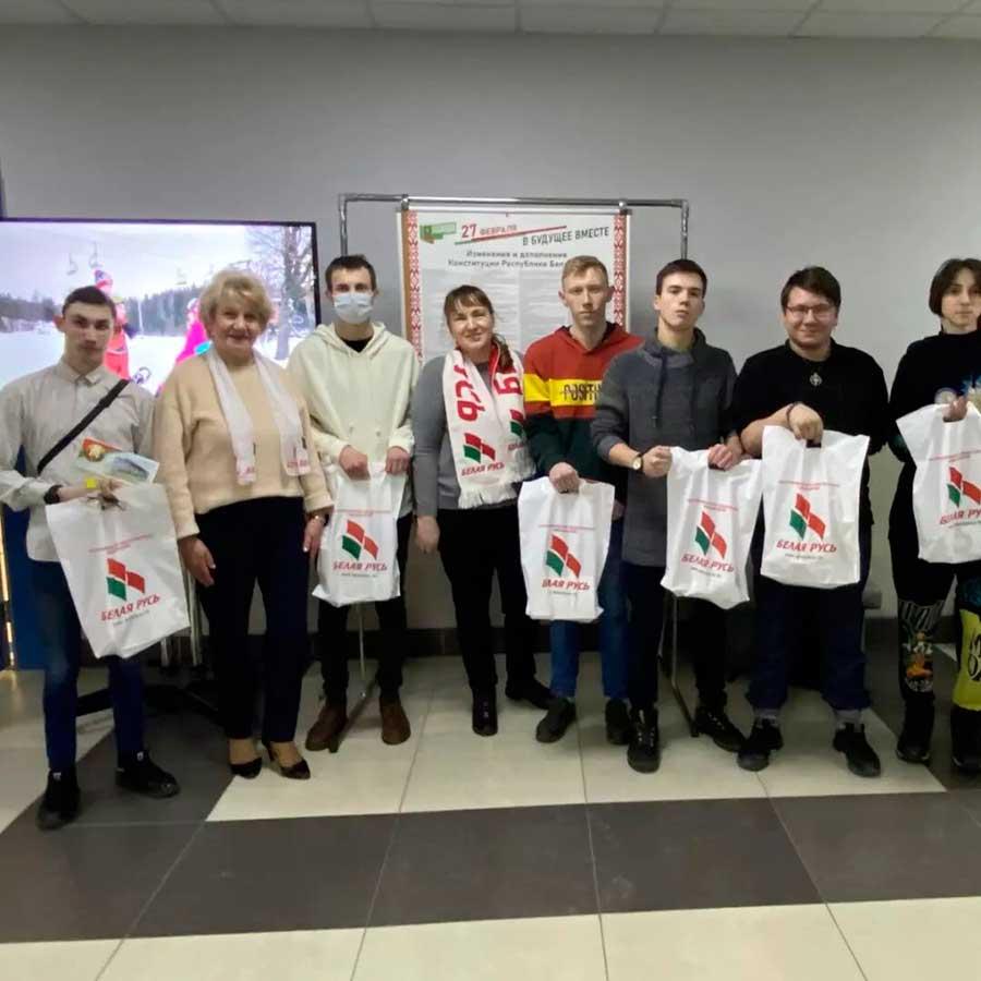 Акция "Первое голосование" Партизанской районной г. Минска организации РОО "Белая Русь" состоялась сегодня на участке номер 35 Партизанского района г. Минска