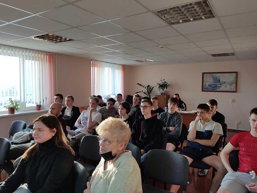 Состоялась встреча главы администрации Партизанского района г Минска с населением микрорайона 