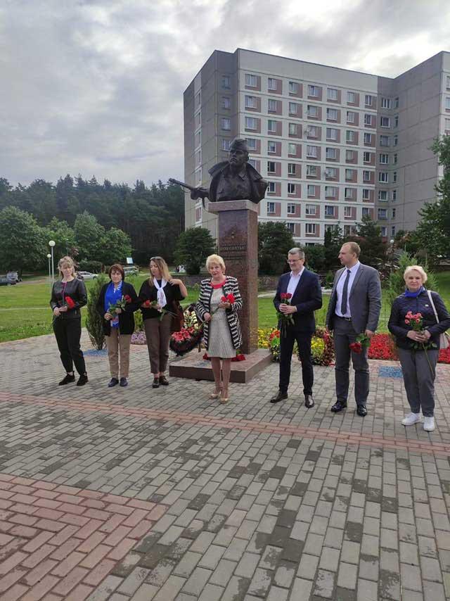 Митинг-реквием у памятника Иону Солтысу