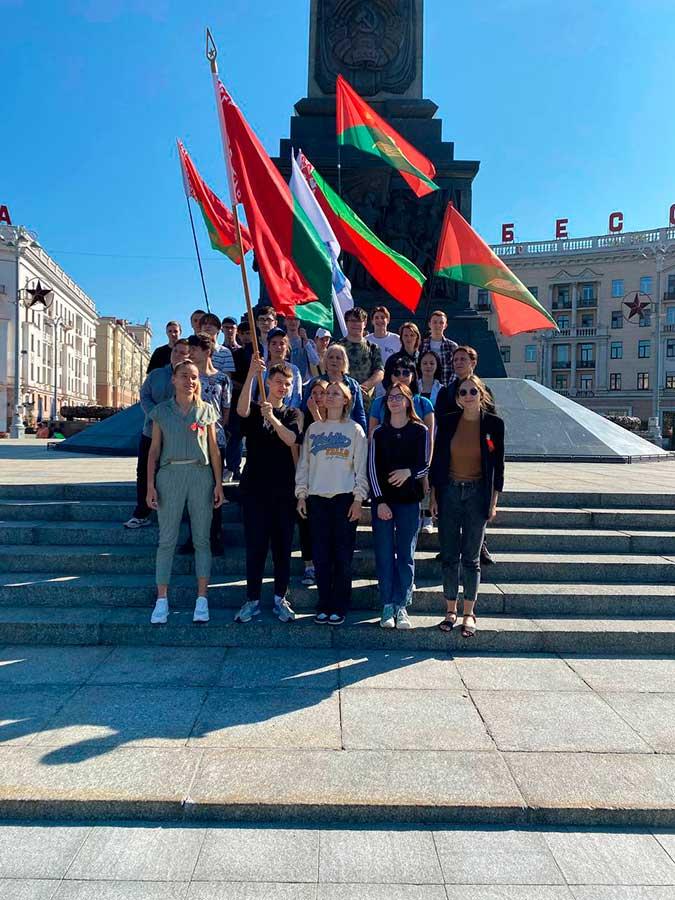 22 июля 2022 года 50 бойцов студенческих отрядов Партизанского района г.Минска приняли участие в возложении к монументам Победы