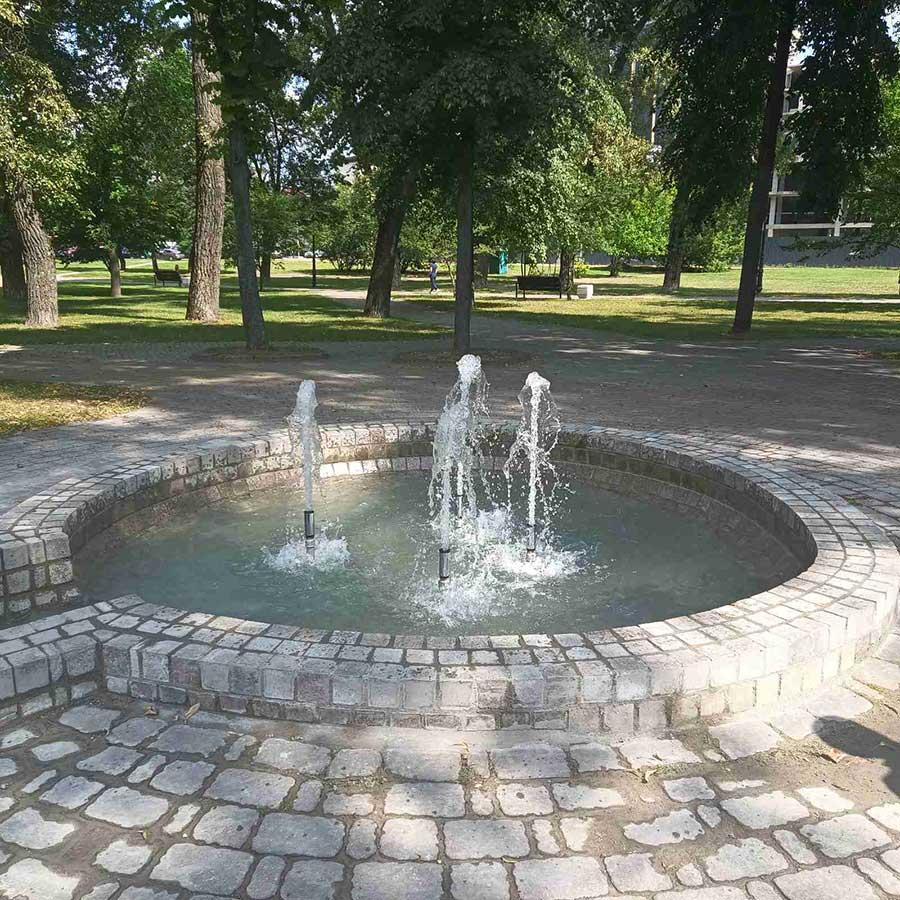В сквере имени Симона Боливара после реконструкции вновь заработал фонтан