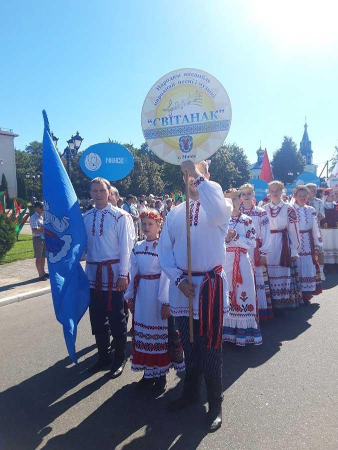Поздравляем народный ансамбль народной песни и музыки 