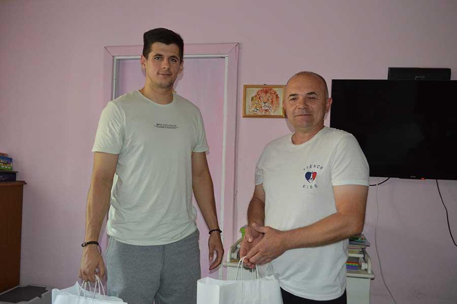 Первичная организация ОО «БСЖ» баскетбольного клуба «МИНСК» совместно с РОО «Белая Русь» приняла участие в республиканской благотворительной акции «Соберем детей в школу»