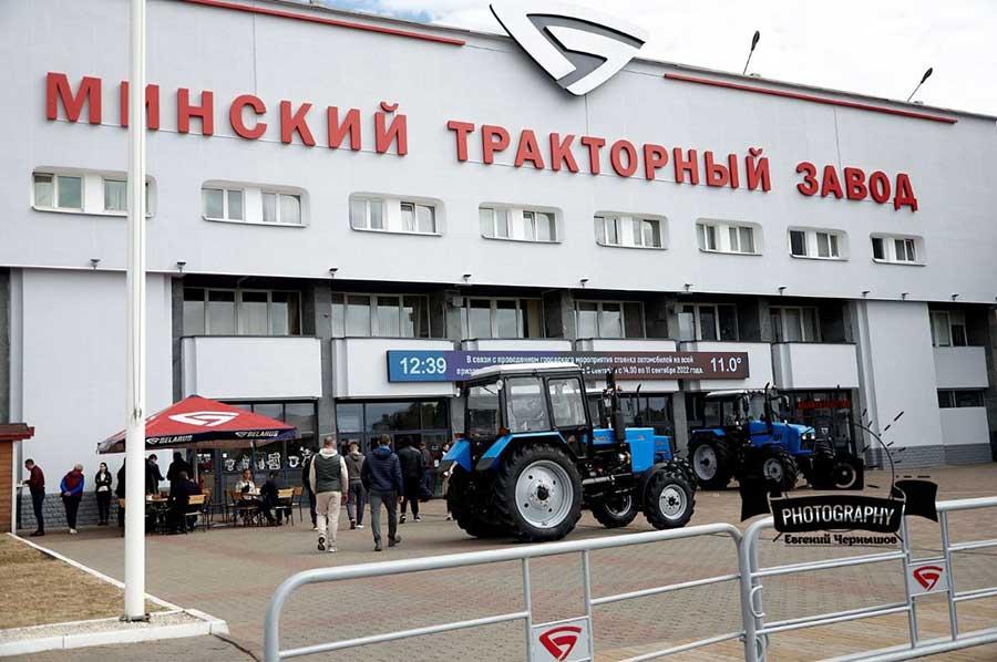 10.09.2022 на призаводской площадке ОАО"МТЗ" жители Партизанского района и столицы смогли посмотреть Шоу каскадеров