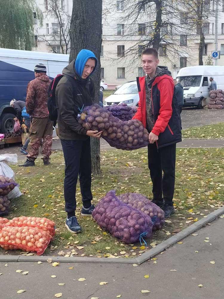 Ежегодные осенние ярмарки – хороший способ пополнить запасы на зиму