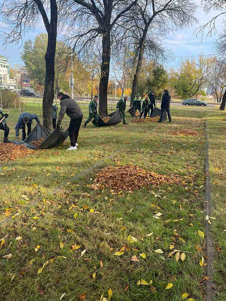 С 1 октября стартовал месячник по санитарной очистке и благоустройству города