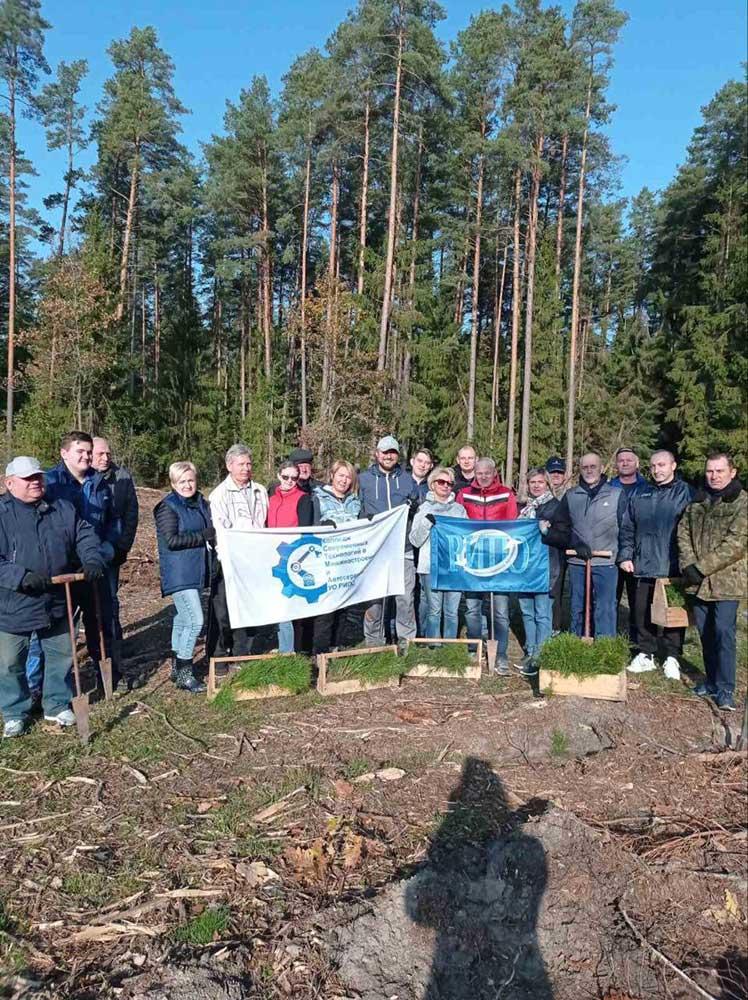 Сотрудники филиала КСТМиА УО РИПО в составе команды Республиканского института профессионального образования отправились в Узденский район