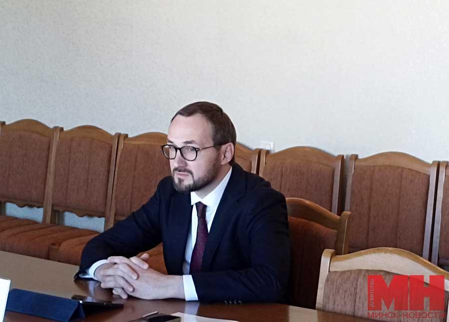 Глава администрации Партизанского района Валерий Вороницкий 31 октября встретился с министром жилищно-коммунального хозяйства Ростовской области России Сергеем Сизиковым, передает корреспондент агентства «Минск-Новости»