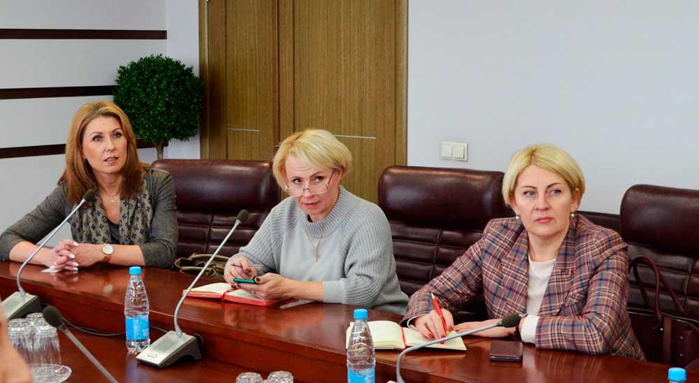 Состоялась рабочая встреча начальника главного управления идеологической работы и по делам молодежи Мингорисполкома Ольги Чемодановой с администрацией, профактивом и представителями общественных организаций МЭТЗ имени В.И.Козлова