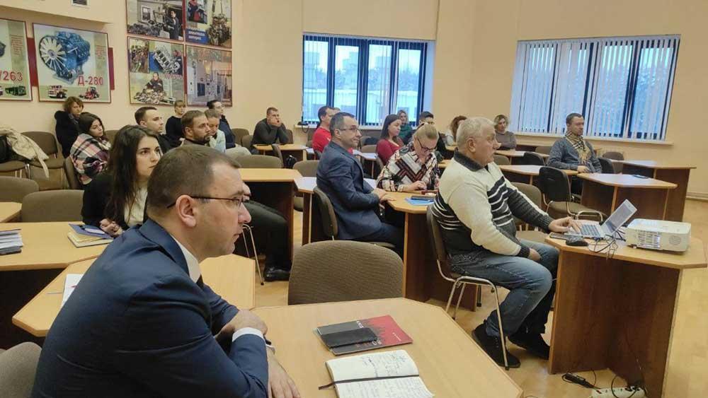 8 декабря прошла диалоговая площадка на тему "Геноцид белорусского народа в годы ВОВ" на базе Минского моторного завода