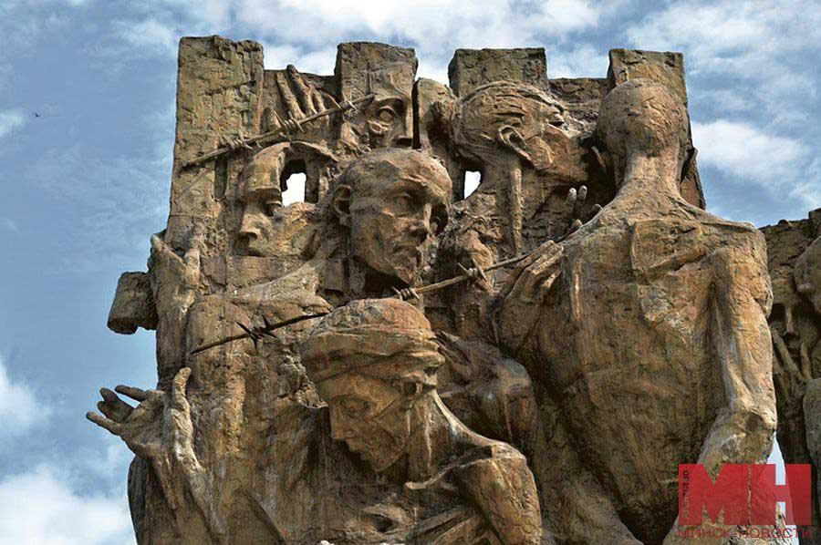 Представители Минского колледжа предпринимательства приняли участие в городском митинге-реквиеме в мемориальном комплексе «Тростенец»