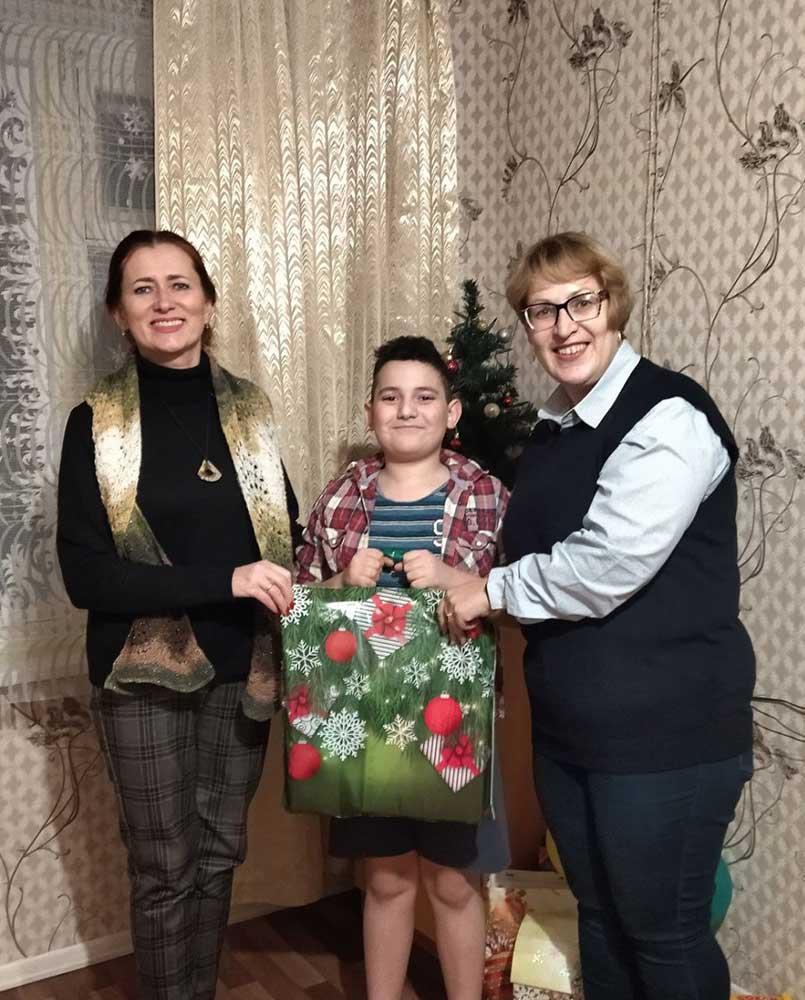 Учащихся специальной школы № 13 г. Минска в рамках акции «Дед Мороз в каждый дом» поздравила Петрова Светлана Иосифовна