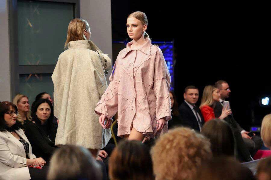 "С верой в будущее"... Чудесное название благотворительного показа мод, который прошёл в Национальной школе красоты 20 января