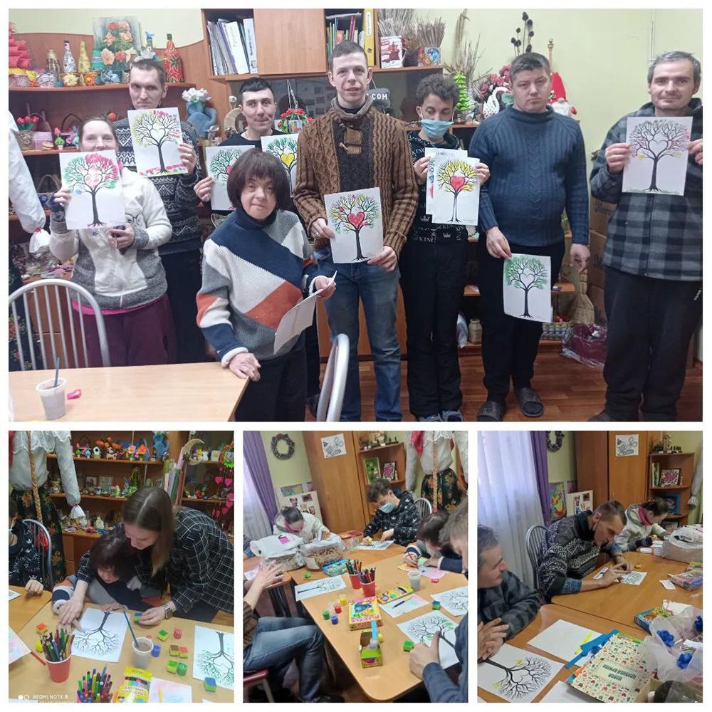 9 февраля в отделении дневного пребывания для инвалидов ГУ "Территориальный центр социального обслуживания населения Партизанского района города Минска" прошёл мастер-класс с элементами арт-терапии, приуроченный ко Дню влюблённых