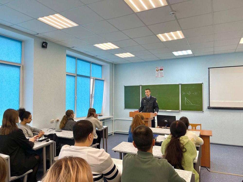 15 февраля, состоялась встреча студентов 1 курса МГЭИ им.А.Д. Сахарова БГУ со старшим участковым инспектором ИДН Партизанского района г.Минска Окостко Михаилом Николаевичем