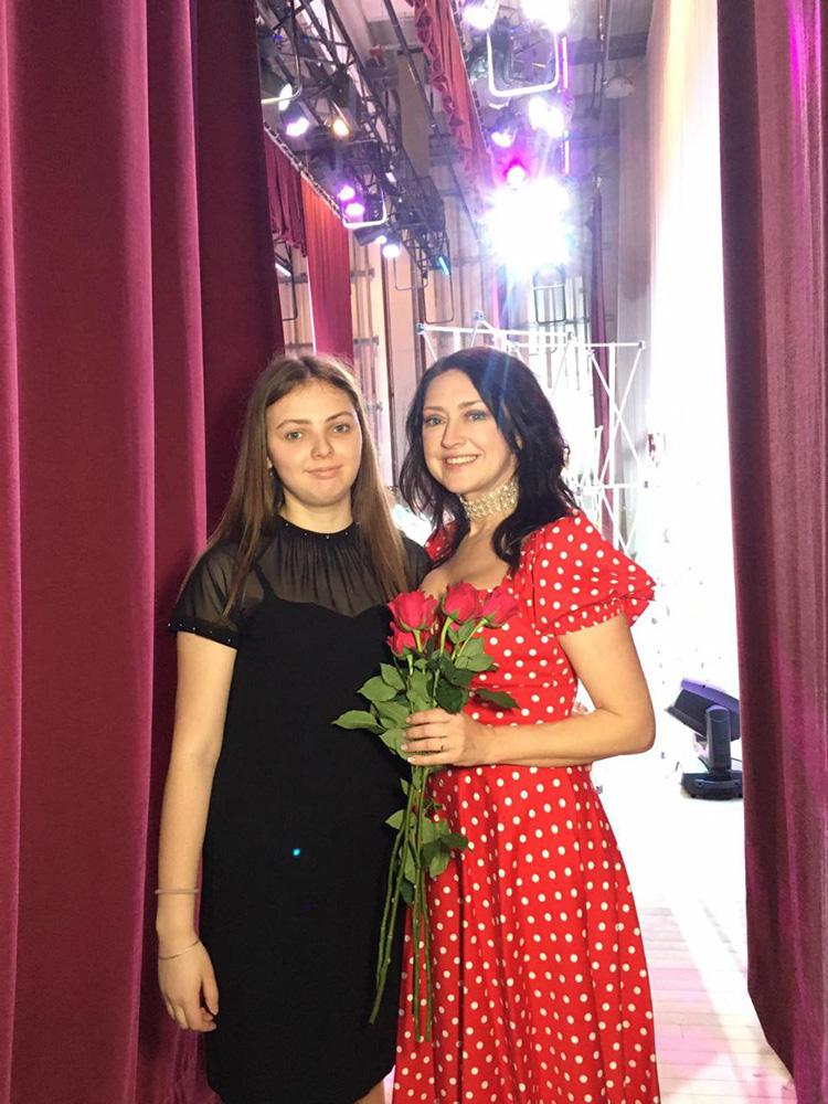 Трогательным, незабываемым, ярким стало выступление учащихся специальной школы №13 с белорусской певицей, депутатом Палаты представителей Национального собрания Республики Беларусь Vl созыва ИРИНОЙ ДОРОФЕЕВОЙ