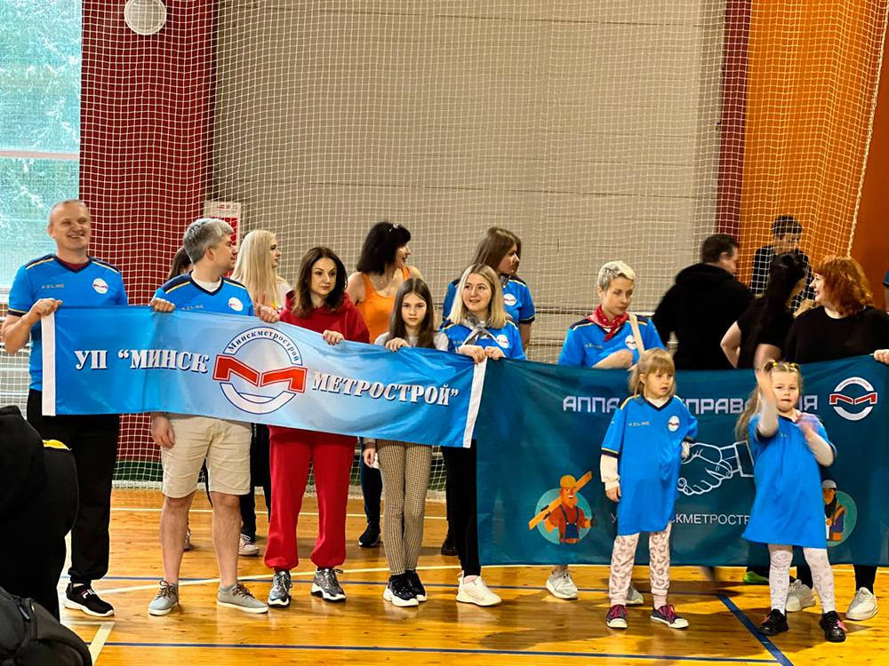 Команды обособленных структурных подразделений УП «Минскметрострой» соревновались в командном и личном зачете по плаванию, дартсу, лыжным гонкам