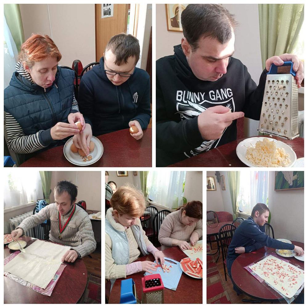 В отделении дневного пребывания для инвалидов ГУ "Территориальный центр социального обслуживания населения Партизанского района г.Минска" прошло кулинарное занятие