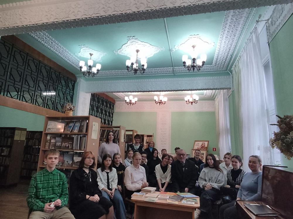 24 февраля в библиотеке N 8 им. М. Богдановича прошла литературная встреча "Родная мова, цудоуная мова", посвященная Международному дню родного языка