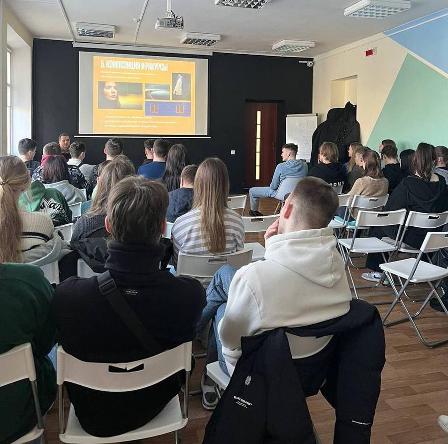 Школой предпринимателей инкубатора малого предпринимательства КУП «Молодежная социальная служба» проводятся мероприятия, нацеленные на оказание профориентационной поддержки учащимся