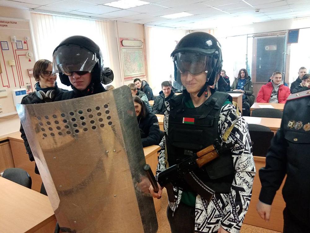 01.03.2023 в Департаменте охраны Партизанского РОВД прошёл День открытых дверей