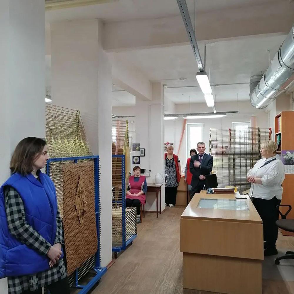 Встречу с трудовым коллективом государственного учреждения Центральная лаборатория обеспечения сохранности документов Национального архивного фонда Республики Беларусь провела сегодня председатель Партизанской районной «Белой Руси» Валентина Довгалёва