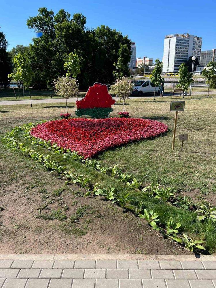 12 июля В Старостинской Слободе прошел фестиваль ландшафтного искусства "Цветы Немиги 2023"