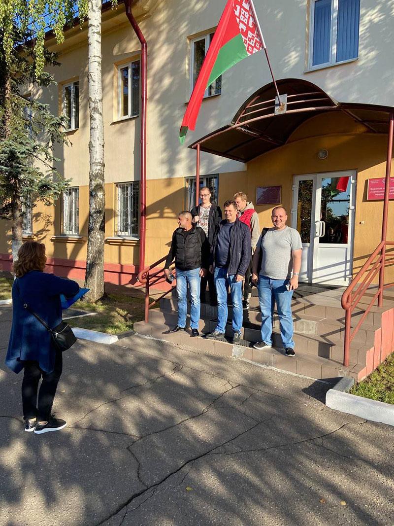 В соответствии с планом мероприятий военных сборов в военном комиссариате Партизанского района города Минска прошла отправка военнообязанных на плановые сборы по обслуживанию техники.