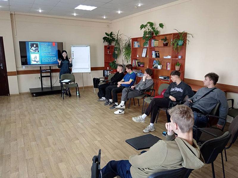 В рамках месячника профилактики суицидоопасного поведения сегодня в колледже состоялось занятие с элементами тренинга на тему «Формирование копинг-стратегий совладания со стрессом».