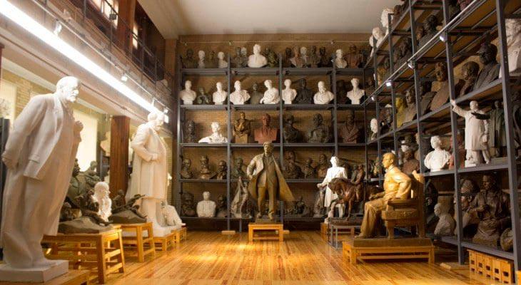 Предлагаем Вам уже спланировать вечер пятницы, ведь в эту пятницу Музей Азгура приглашает всех желающих посетить их кинопоказ под открытым небом