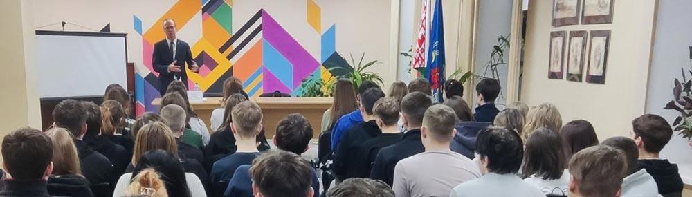 10 января состоялась встреча первого заместителя главы администрации Партизанского района г.Минска Капитана Дениса Викторовича с проживающими в общежитии филиала БНТУ «Минский государственный архитектурно-строительный колледж»