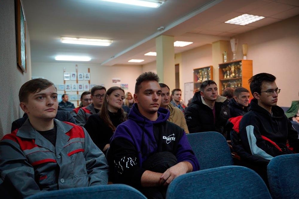 Говорят, молодежь политически индифферентна. Смеем вас заверить: наговаривают!