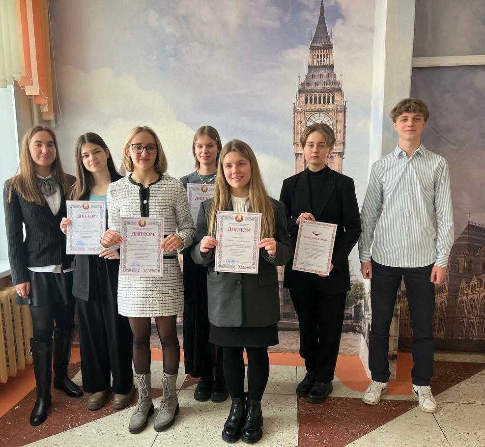 МЫ ТАКИЕ - УМНИКИ И УМНИЦЫ!