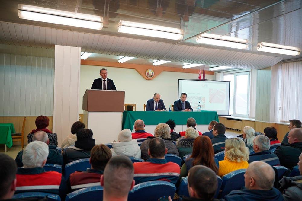 На Минском тракторном заводе – глава администрации Партизанского района Минска Валерий Вороницкий