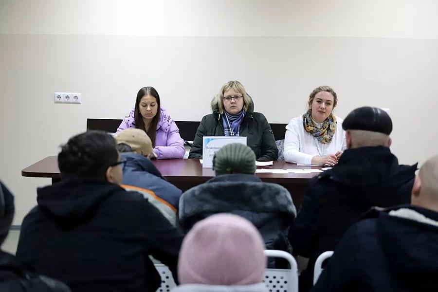 Как в Партизанском трудоустраивают не занятых в экономике граждан