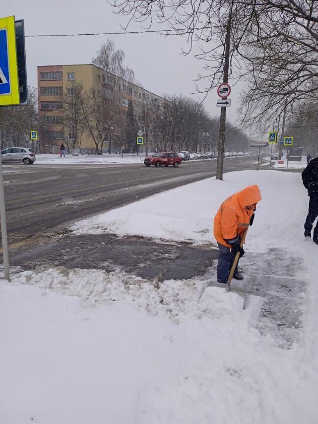 Снежная пелена накрыла столицу. УП Ремавтодор Партизанского района г. Минска  работает в усиленном режиме